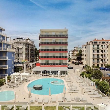 Hotiday Hotel Jesolo Spiaggia Exterior foto