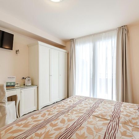 Hotiday Hotel Jesolo Spiaggia Exterior foto