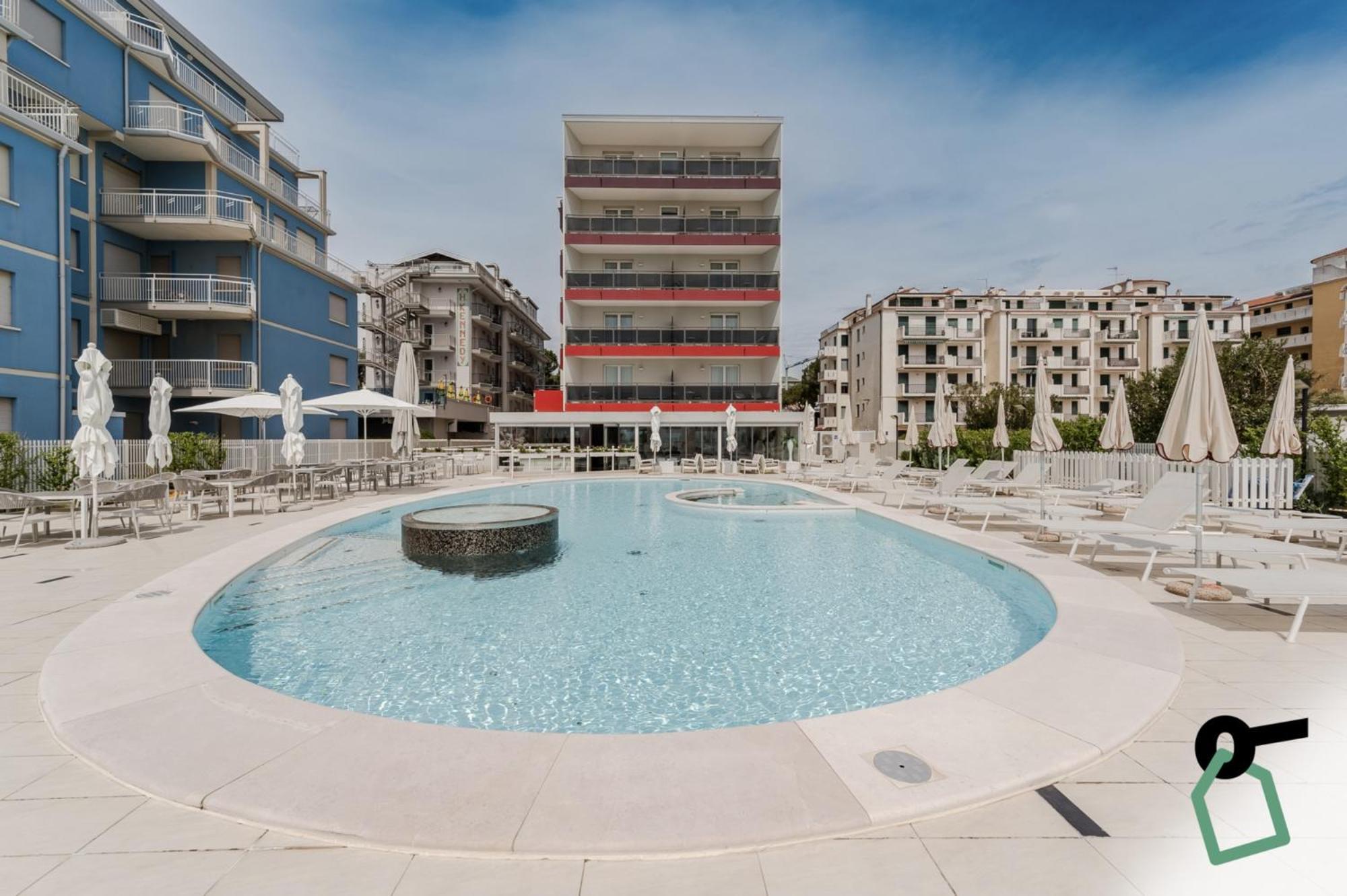 Hotiday Hotel Jesolo Spiaggia Exterior foto